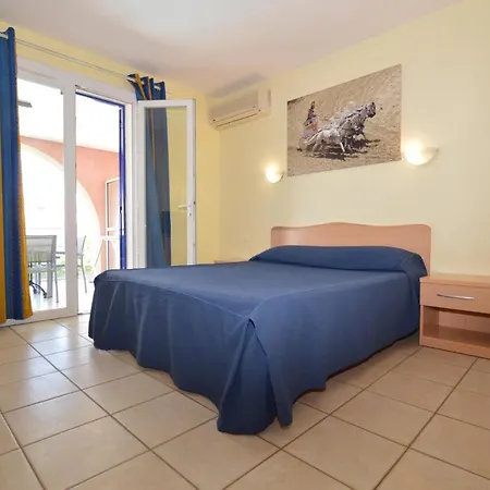 1 Bedroom Gorgeous In Propriano (Corsica)